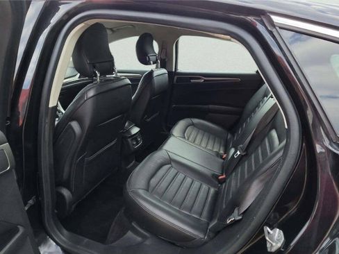 Used 2014 Ford Fusion SE w/ Equipment Group 202A FWD image 6