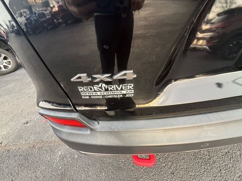 Used 2021 Jeep Cherokee Trailhawk w/ Premium Leather Package image 7