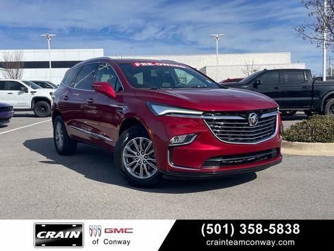 Used 2023 Buick Enclave Essence image 1