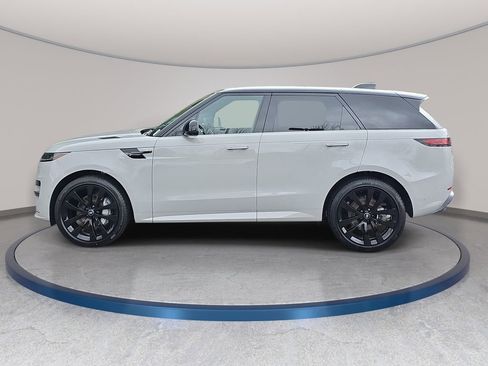 New 2025 Land Rover Range Rover Sport Dynamic SE AWD/4WD image 8