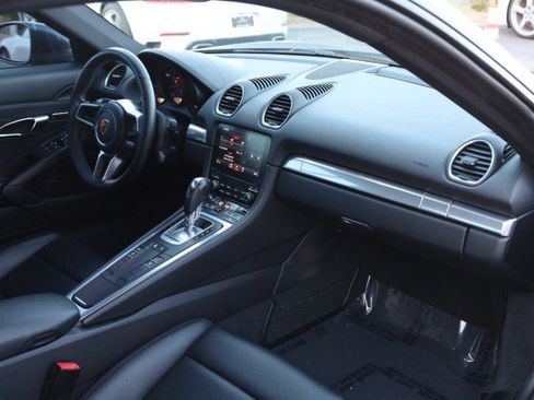 Used 2018 Porsche 718 Cayman RWD image 41