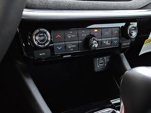 New 2026 Jeep Compass Latitude AWD/4WD image 21