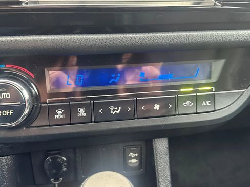 Used 2015 Toyota Corolla S image 23