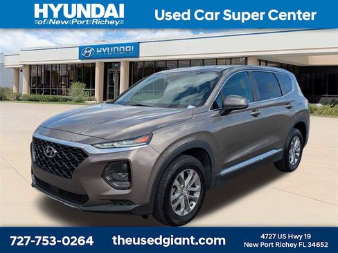 Used 2019 Hyundai Santa Fe SE image 1