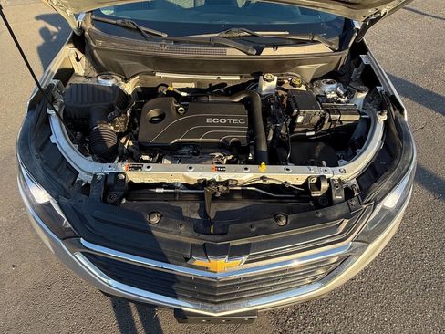 Used 2021 Chevrolet Equinox LT w/ Driver Convenience Package image 5