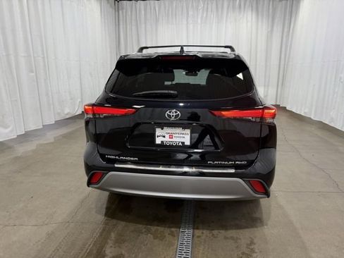 Certified 2022 Toyota Highlander Platinum image 5