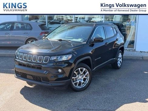 Used 2022 Jeep Compass Latitude AWD/4WD image 1