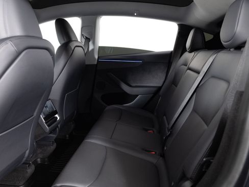 Used 2026 Tesla Model Y AWD image 18