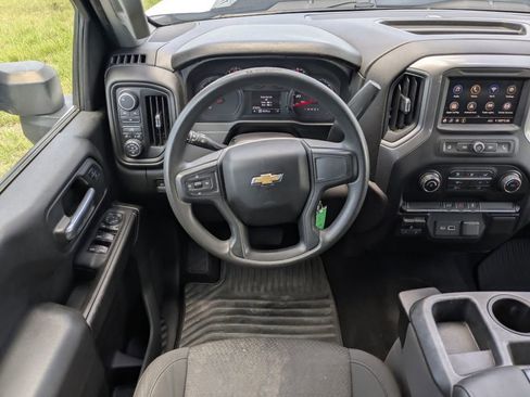 Used 2022 Chevrolet Silverado 2500 Custom w/ Custom Value Package AWD/4WD image 19
