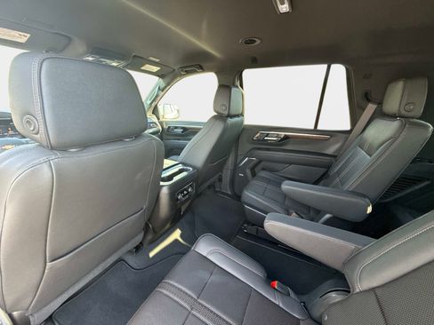 Used 2025 Chevrolet Tahoe High Country RWD image 21