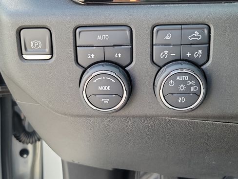 Used 2022 Chevrolet Silverado 1500 RST w/ Convenience Package II AWD/4WD image 20