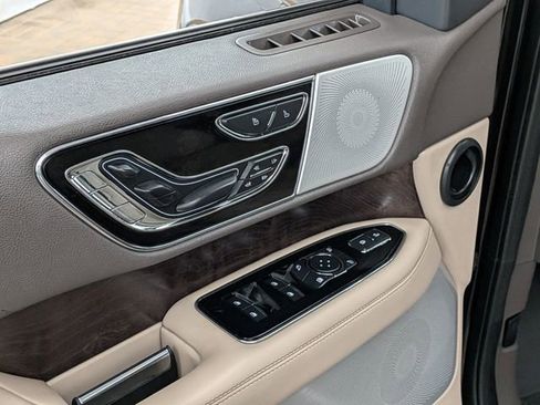 Used 2024 Lincoln Navigator Reserve AWD/4WD image 16