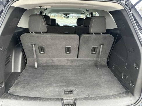 Used 2021 Chevrolet Traverse LS w/ LPO, Blackout Package image 18