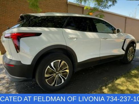 Used 2024 Chevrolet Blazer EV LT AWD/4WD image 8