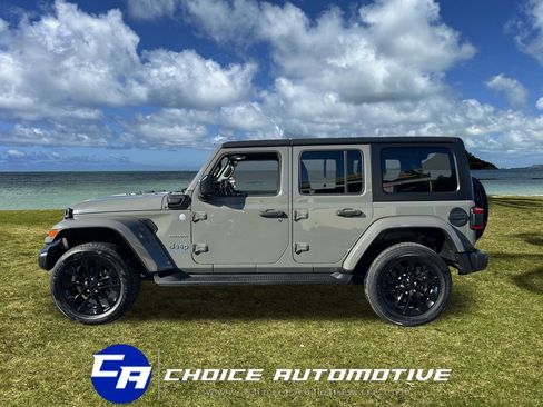 Used 2023 Jeep Wrangler Unlimited Sahara image 3