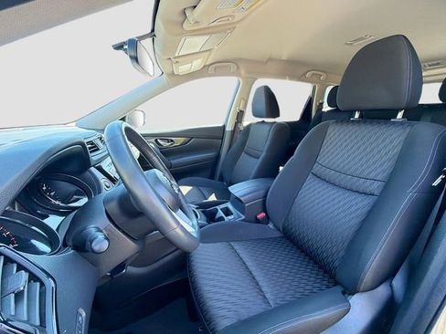 Used 2017 Nissan Rogue SV w/ SV Premium Package AWD/4WD image 11