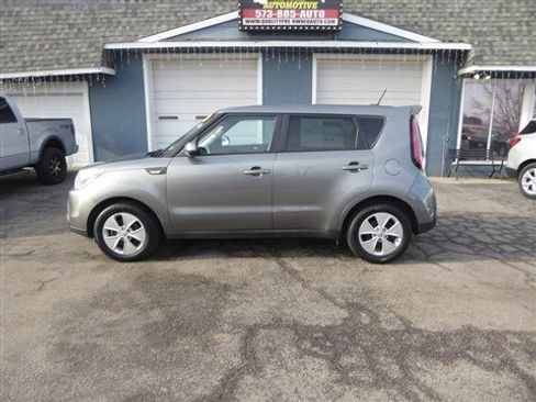 Used 2014 Kia Soul 5dr Wgn Auto Base image 2