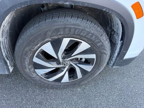 Used 2025 Volkswagen Tiguan S image 7