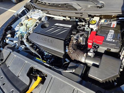 Used 2023 Nissan Rogue SV FWD image 16
