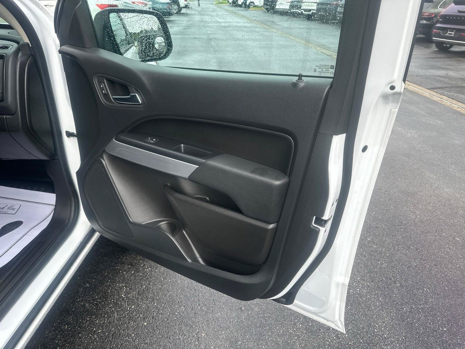 Used 2022 Chevrolet Colorado LT w/ Fleet Safety Package RWD image 11