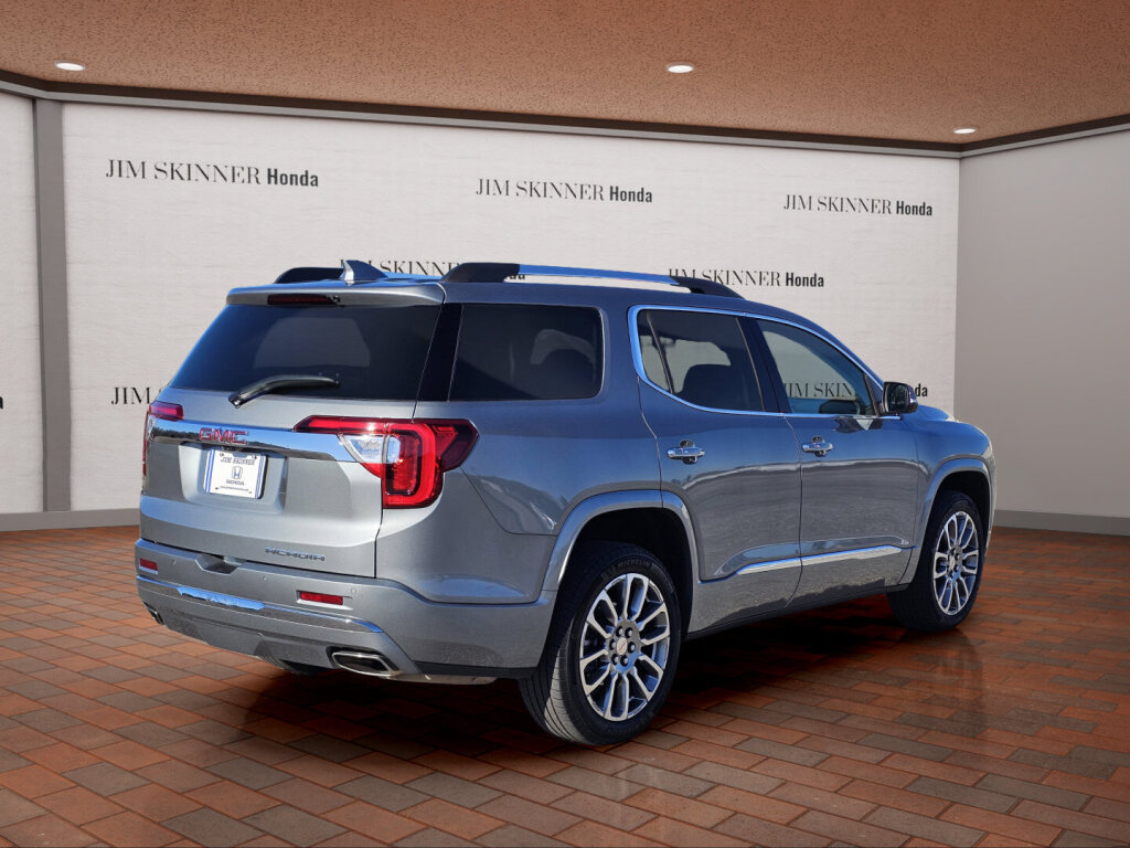 Used 2023 GMC Acadia Denali w/ Denali Technology Package FWD image 8