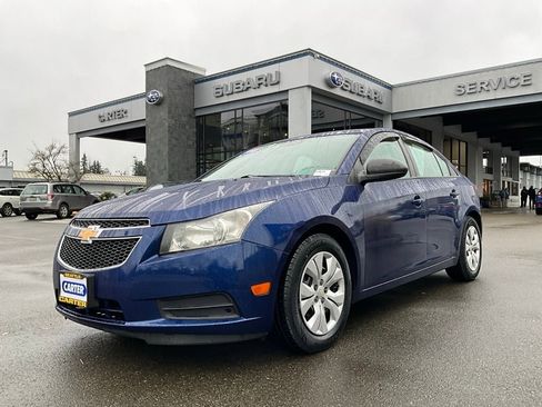 Used 2013 Chevrolet Cruze LS image 4