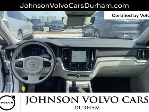 Certified 2025 Volvo S60 B5 Plus FWD image 9