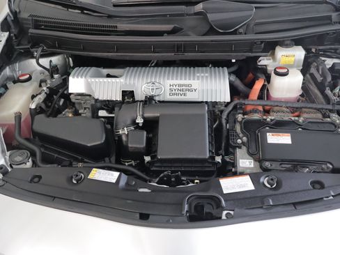 Used 2015 Toyota Prius Three w/ Solar Roof Package FWD image 28