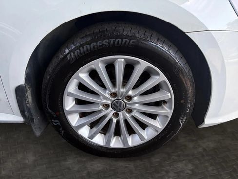 Used 2017 Volkswagen Passat 1.8T SE FWD image 38