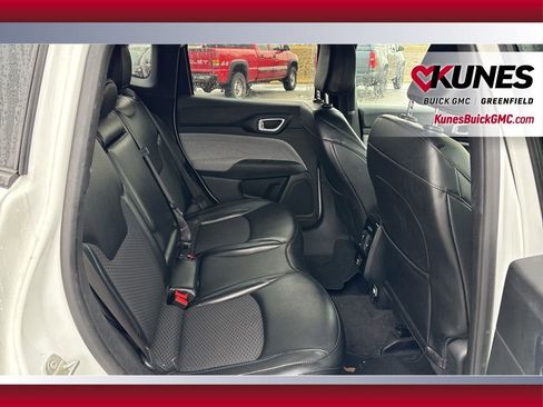 Used 2023 Jeep Compass Latitude AWD/4WD image 15