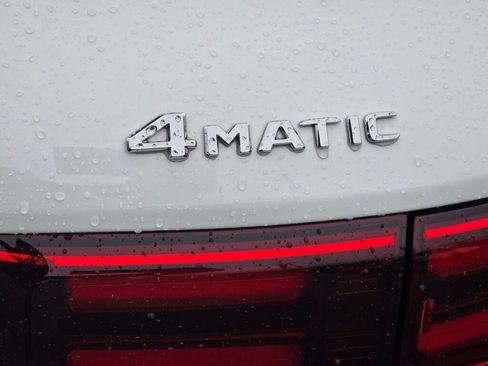 Used 2025 Mercedes-Benz GLB 250 4MATIC image 34