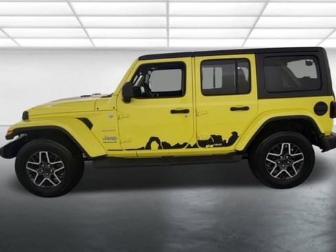 Used 2024 Jeep Wrangler Unlimited Sahara AWD/4WD image 5