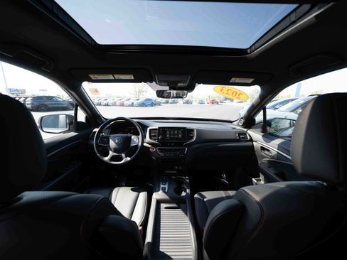 Used 2023 Honda Passport TrailSport image 19