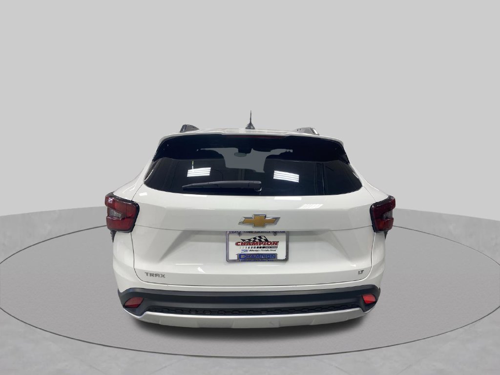 Certified 2025 Chevrolet Trax LT FWD image 40