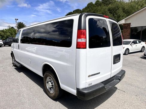 Used 2022 Chevrolet Express 3500 LS image 7