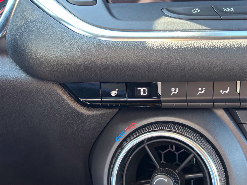 Used 2024 Chevrolet Blazer LT FWD image 27