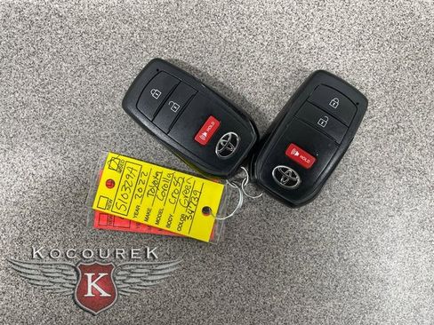 Used 2022 Toyota Corolla Cross LE image 25