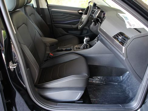 Used 2024 Volkswagen Jetta SEL FWD image 18