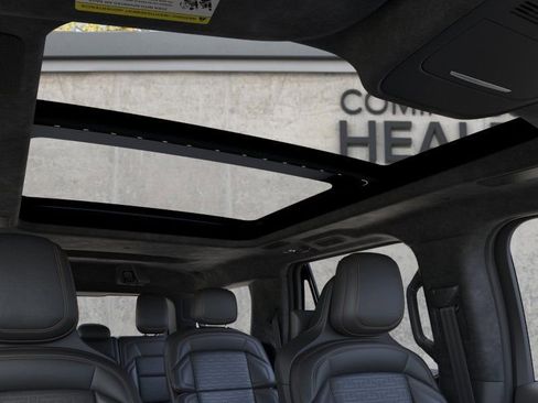 New 2026 Lincoln Navigator Black Label AWD/4WD image 22