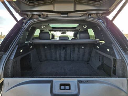 Used 2025 Land Rover Range Rover SE image 7