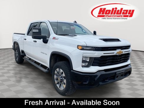 Used 2025 Chevrolet Silverado 2500 Custom w/ Custom Value Package image 1