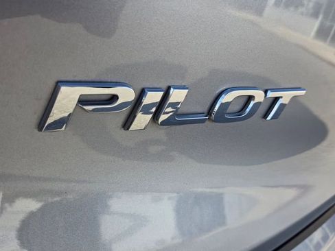 Used 2019 Honda Pilot Elite image 16