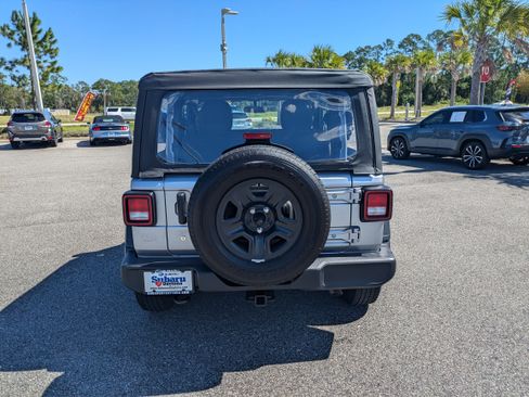 Used 2021 Jeep Wrangler Sport image 5