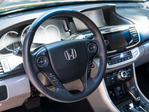Used 2013 Honda Accord Touring image 33