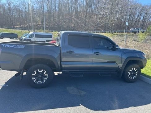 Used 2022 Toyota Tacoma TRD Off-Road w/ Black Out Package (TMS) image 34