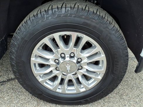 Used 2020 Chevrolet Silverado 3500 High Country w/ Z71 Off-Road Package AWD/4WD image 22
