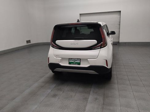 Used 2023 Kia Soul LX w/ LX Technology Package image 7