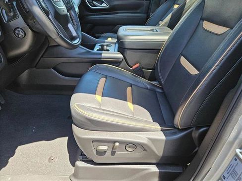 Used 2024 GMC Yukon AT4 w/ AT4 Premium Plus Package AWD/4WD image 17