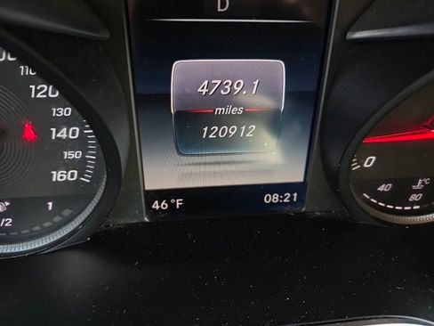 Used 2016 Mercedes-Benz GLC 300 4MATIC image 7