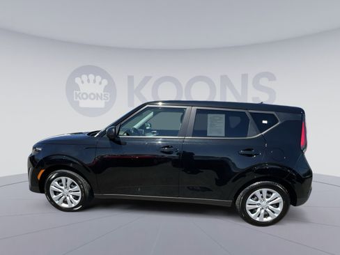 Used 2025 Kia Soul LX FWD image 13